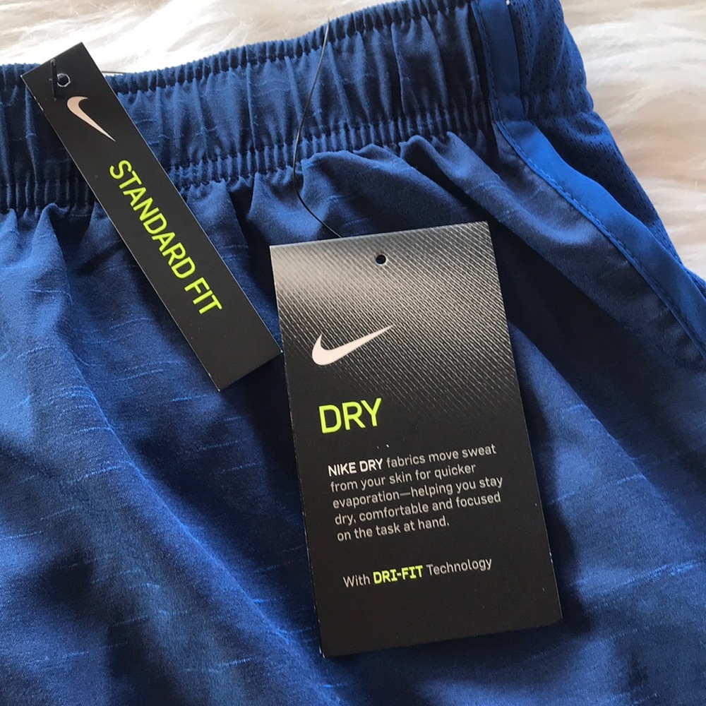 Women’s Nike Shorts - Picture 2 of 6
